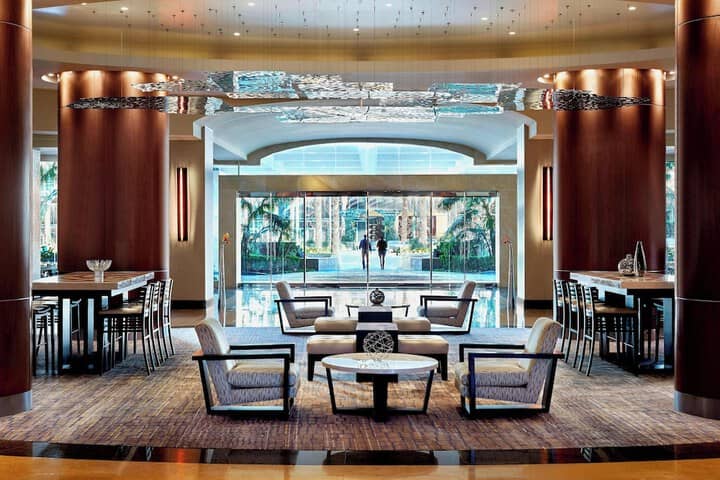 Lobby lounge